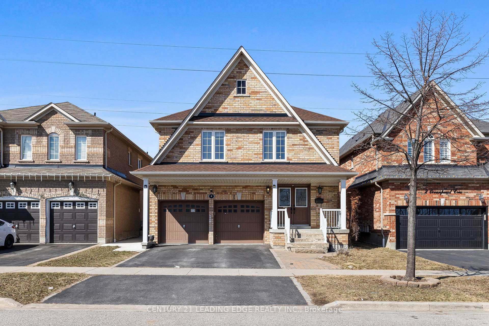 Front of 4 Oceanpearl Crescent