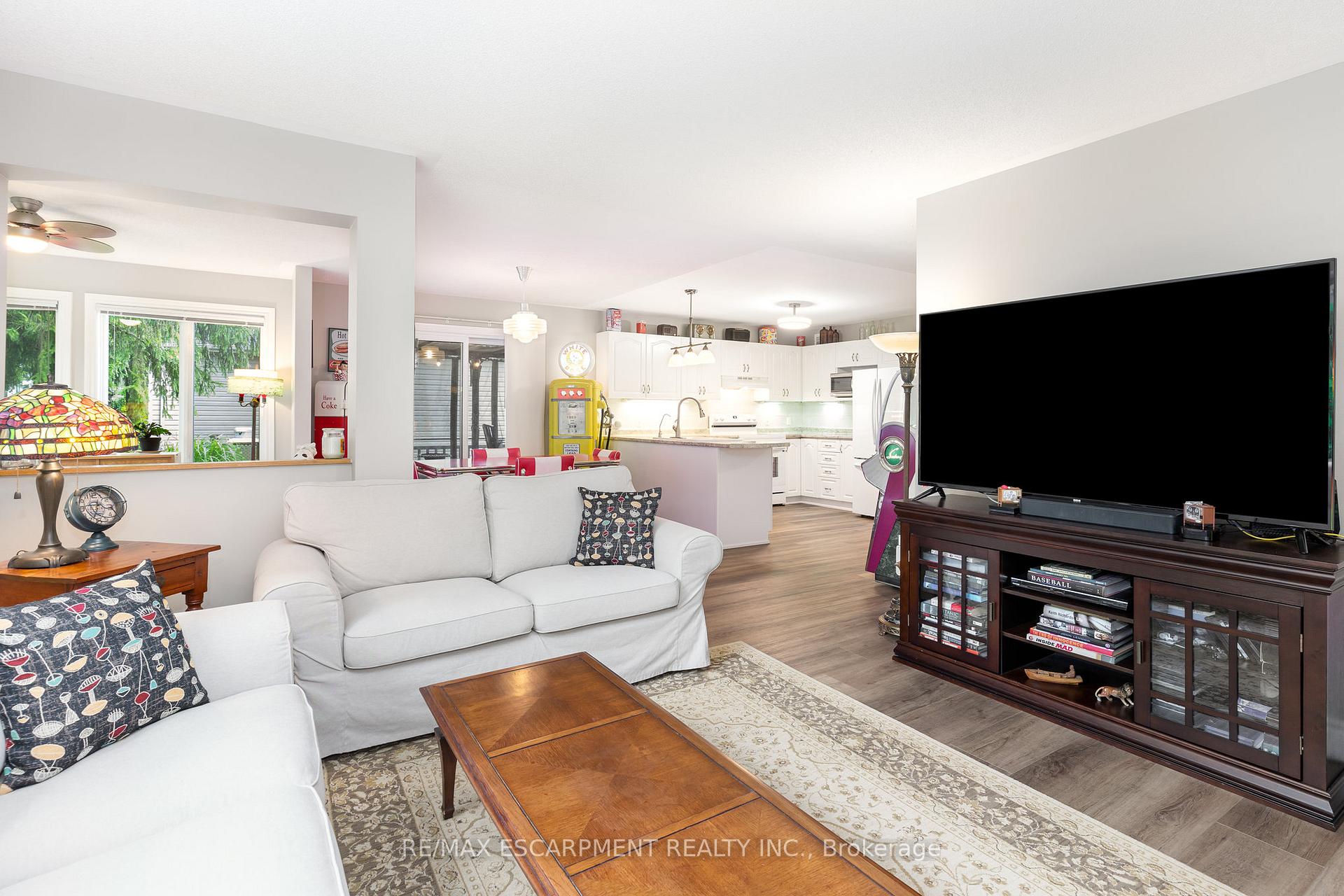 Photo 7 of 105 Glenariff Drive, Hamilton, Rural Flamborough — HOMEH