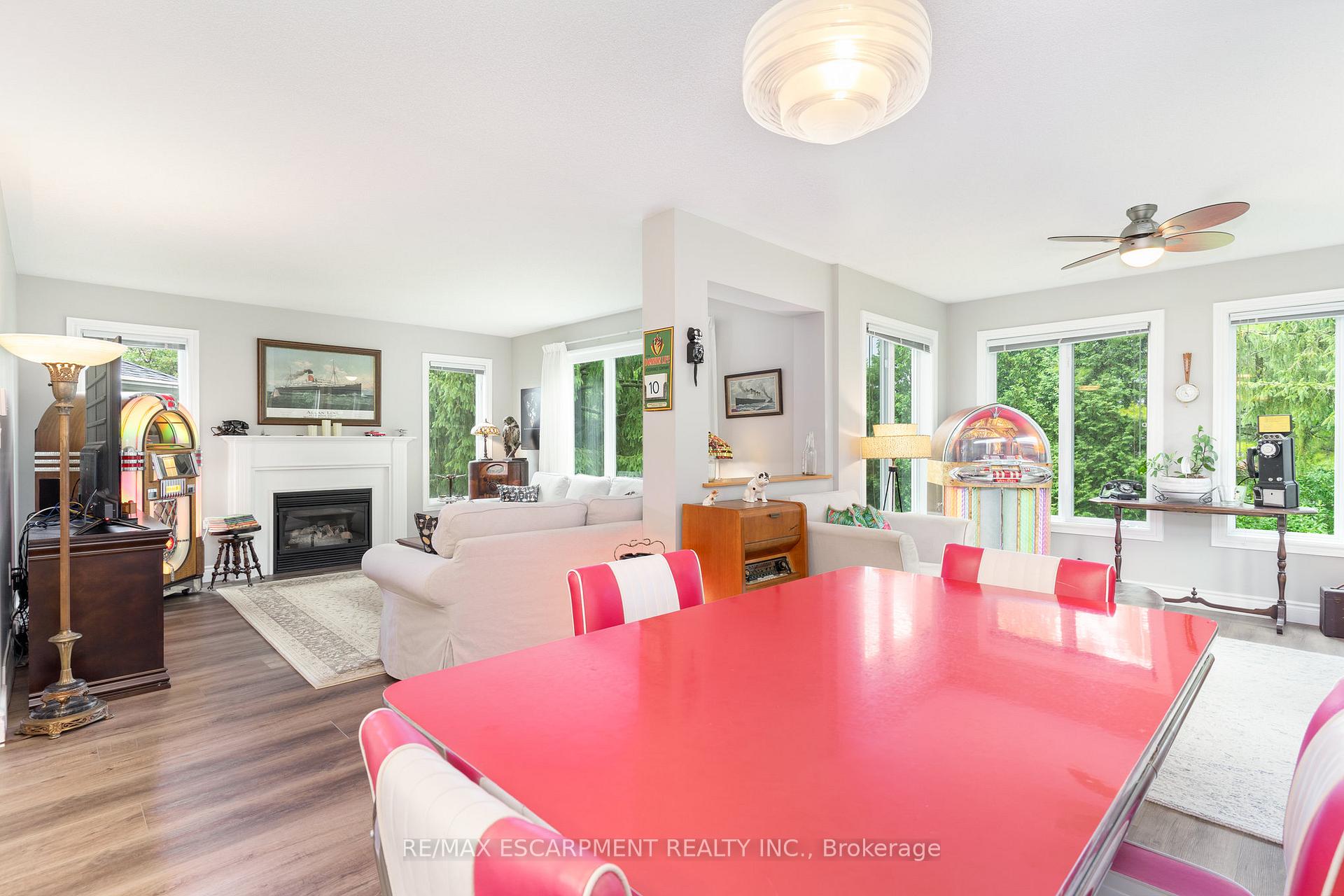 Photo 16 of 105 Glenariff Drive, Hamilton, Rural Flamborough — HOMEH