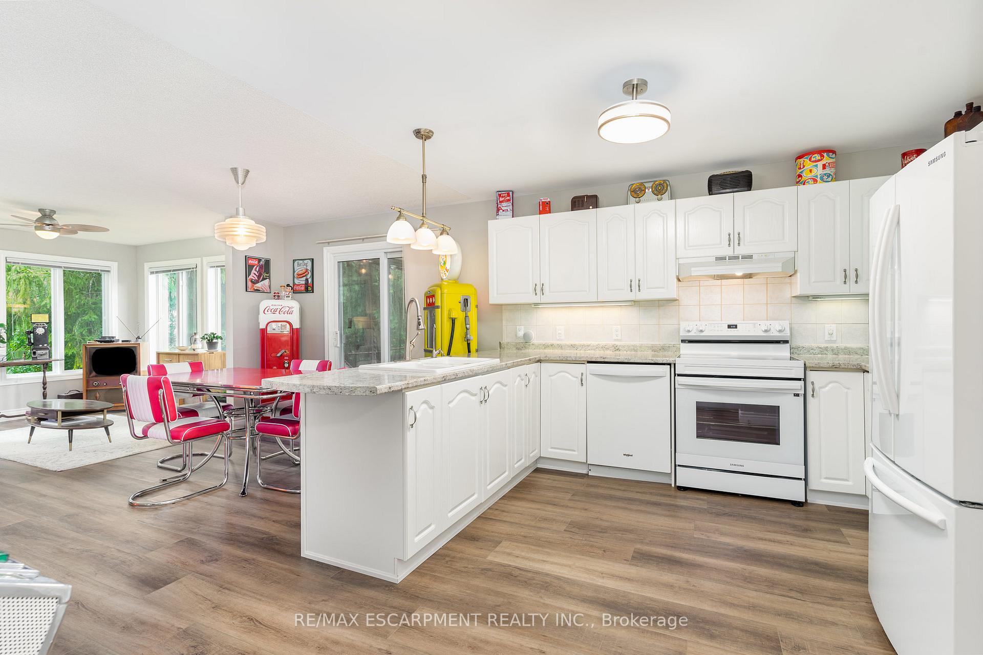 Photo 4 of 105 Glenariff Drive, Hamilton, Rural Flamborough — HOMEH