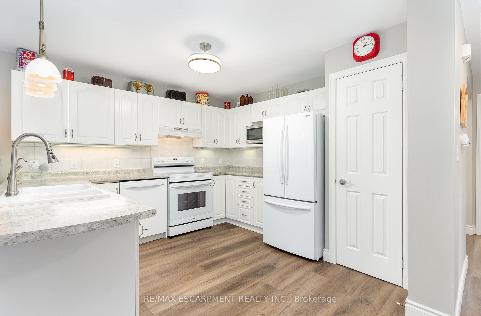 Photo 39 of 105 Glenariff Drive, Hamilton, Rural Flamborough — HOMEH