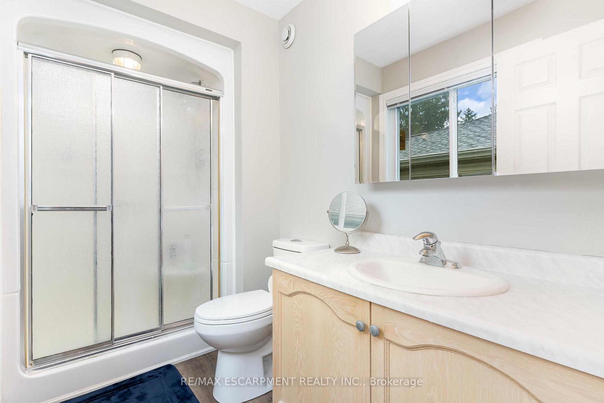 Photo 21 of 105 Glenariff Drive, Hamilton, Rural Flamborough — HOMEH