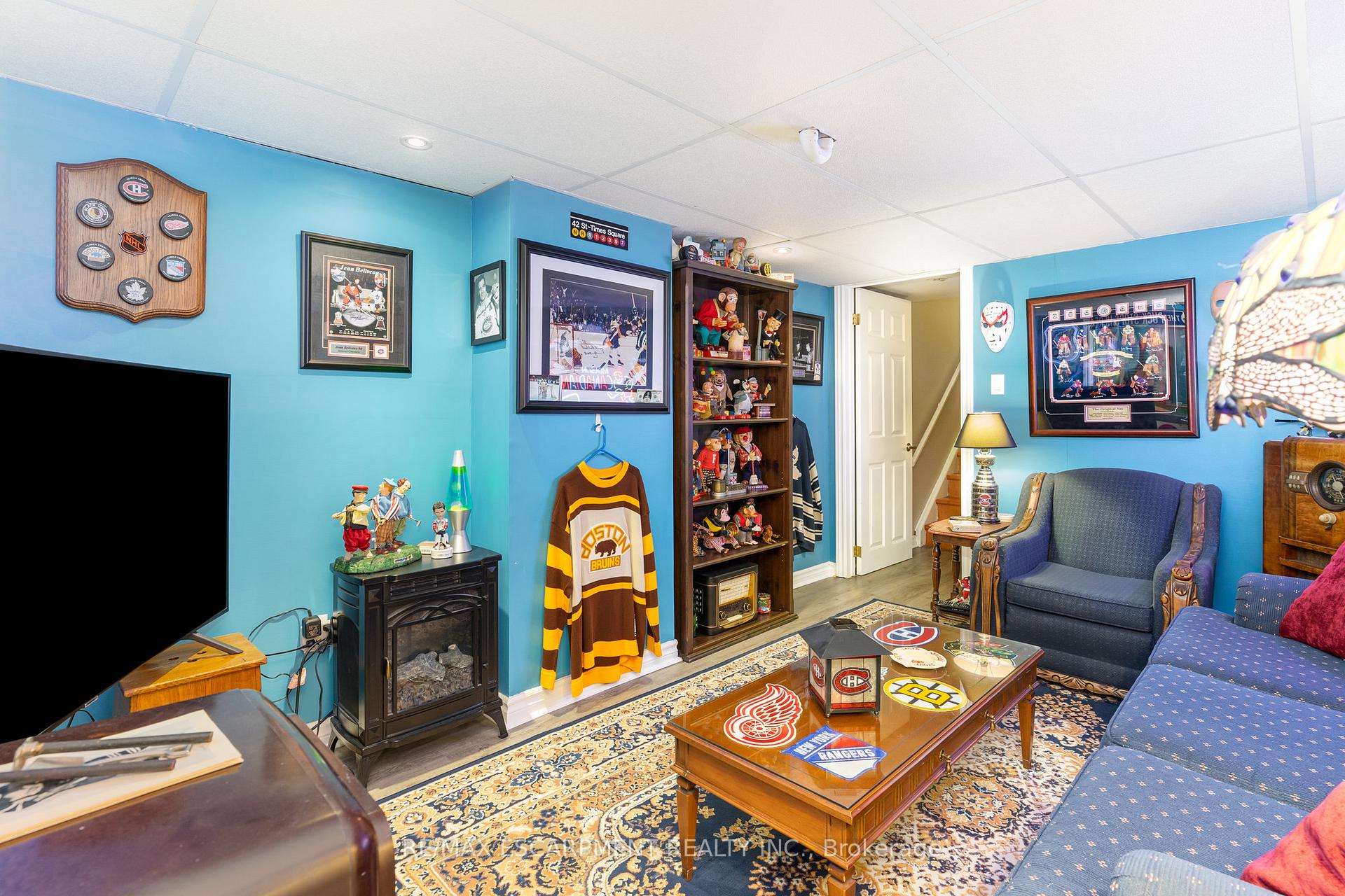 Photo 5 of 105 Glenariff Drive, Hamilton, Rural Flamborough — HOMEH