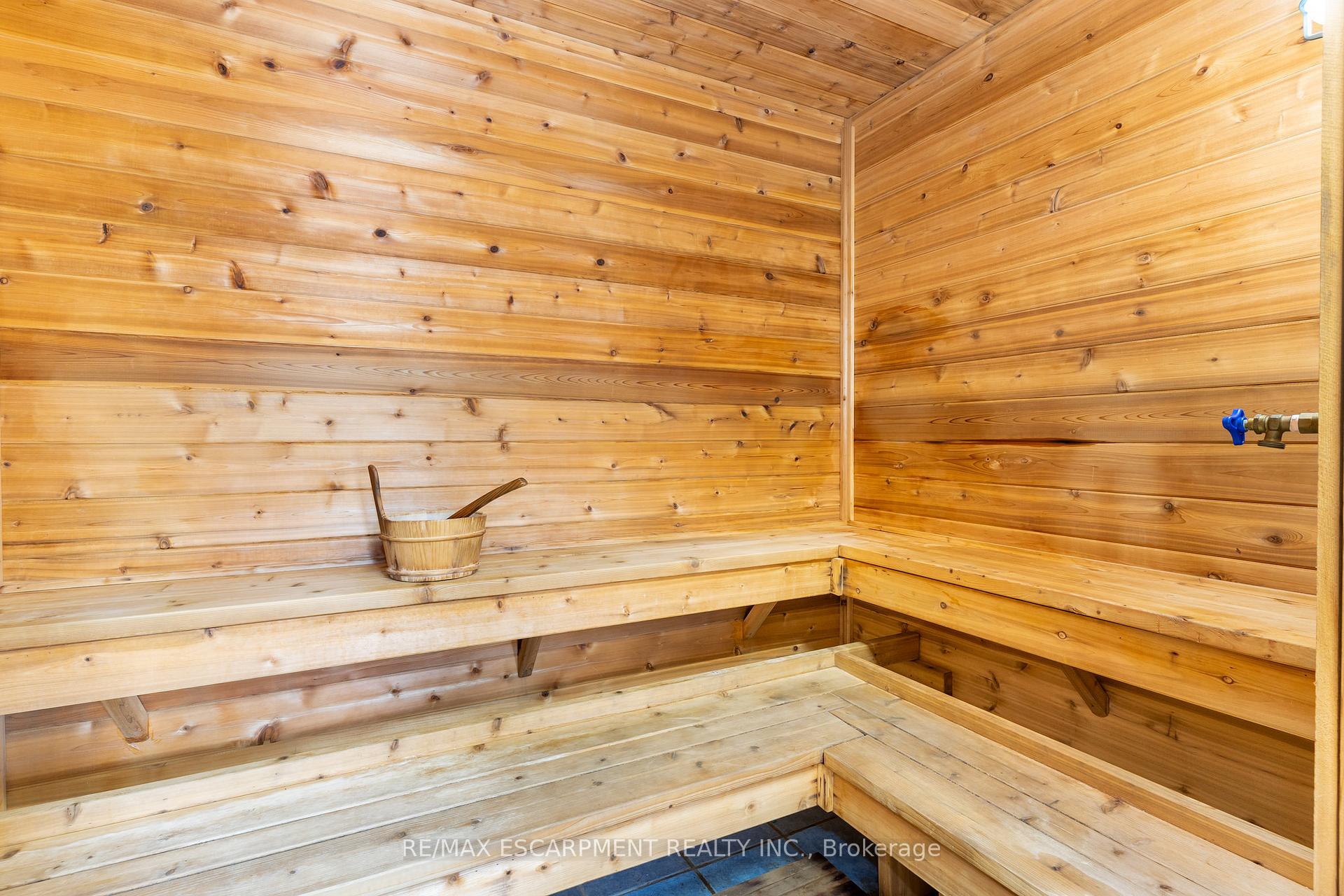 Photo 20 of 105 Glenariff Drive, Hamilton, Rural Flamborough — HOMEH