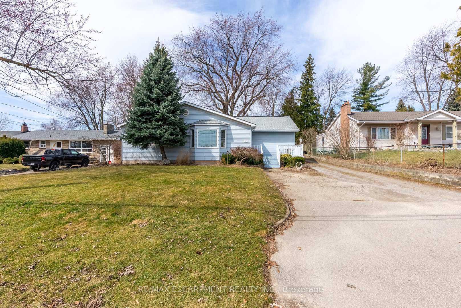 Photo 1 of 279 Parkside Drive, Hamilton, Waterdown — HOMEH