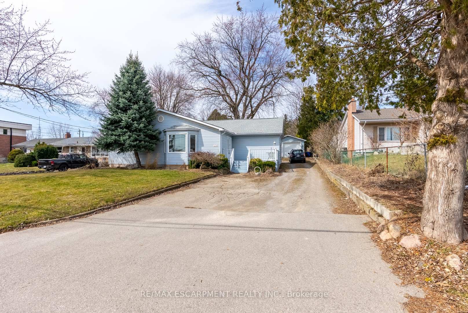 Photo 21 of 279 Parkside Drive, Hamilton, Waterdown — HOMEH