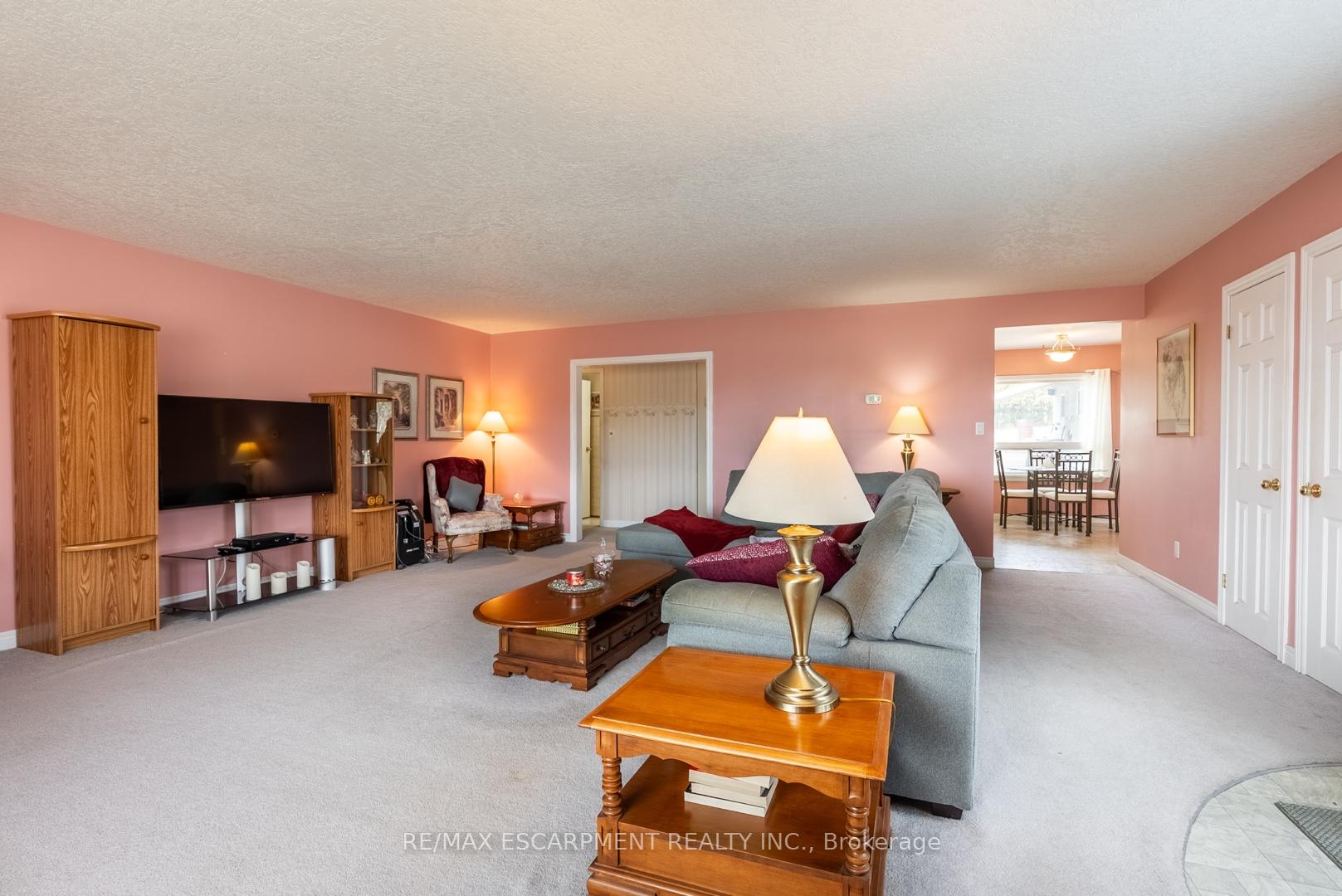 Photo 2 of 279 Parkside Drive, Hamilton, Waterdown — HOMEH