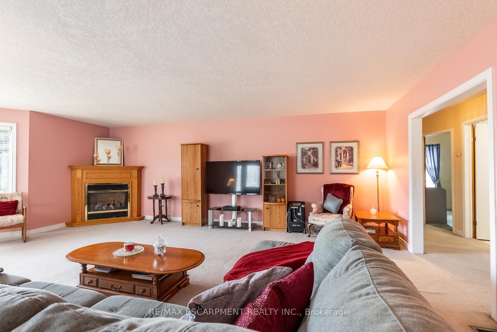 Photo 6 of 279 Parkside Drive, Hamilton, Waterdown — HOMEH