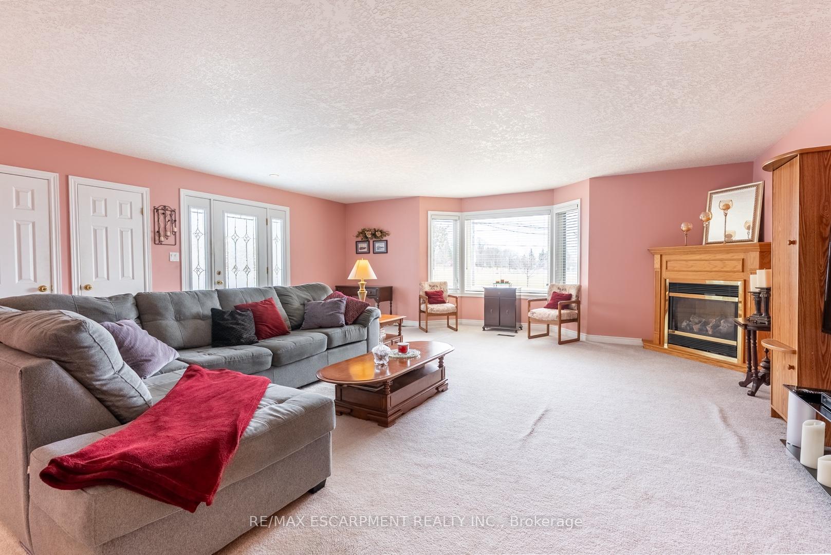 Photo 5 of 279 Parkside Drive, Hamilton, Waterdown — HOMEH
