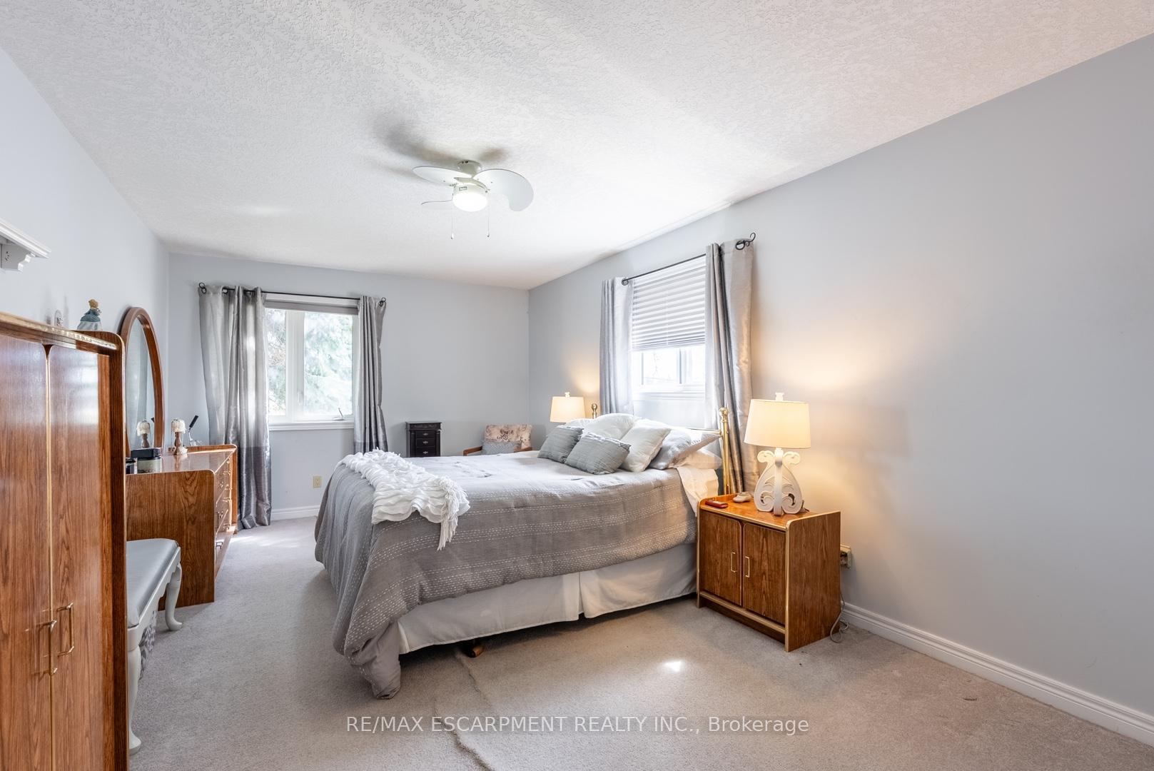 Photo 11 of 279 Parkside Drive, Hamilton, Waterdown — HOMEH
