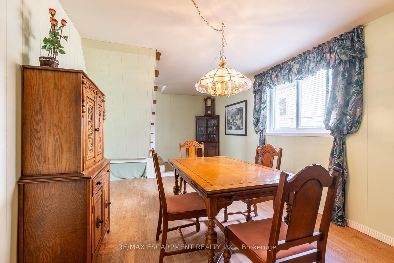 Photo 12 of 279 Parkside Drive, Hamilton, Waterdown — HOMEH