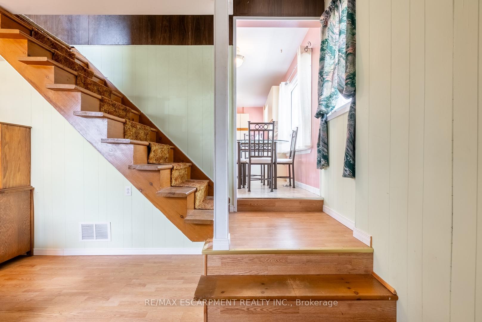 Photo 19 of 279 Parkside Drive, Hamilton, Waterdown — HOMEH