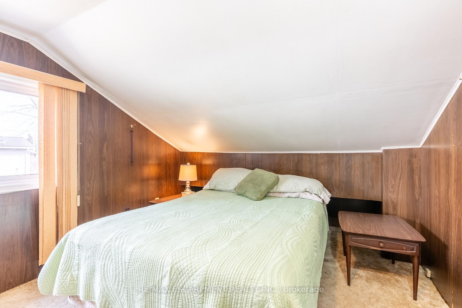 Photo 24 of 279 Parkside Drive, Hamilton, Waterdown — HOMEH
