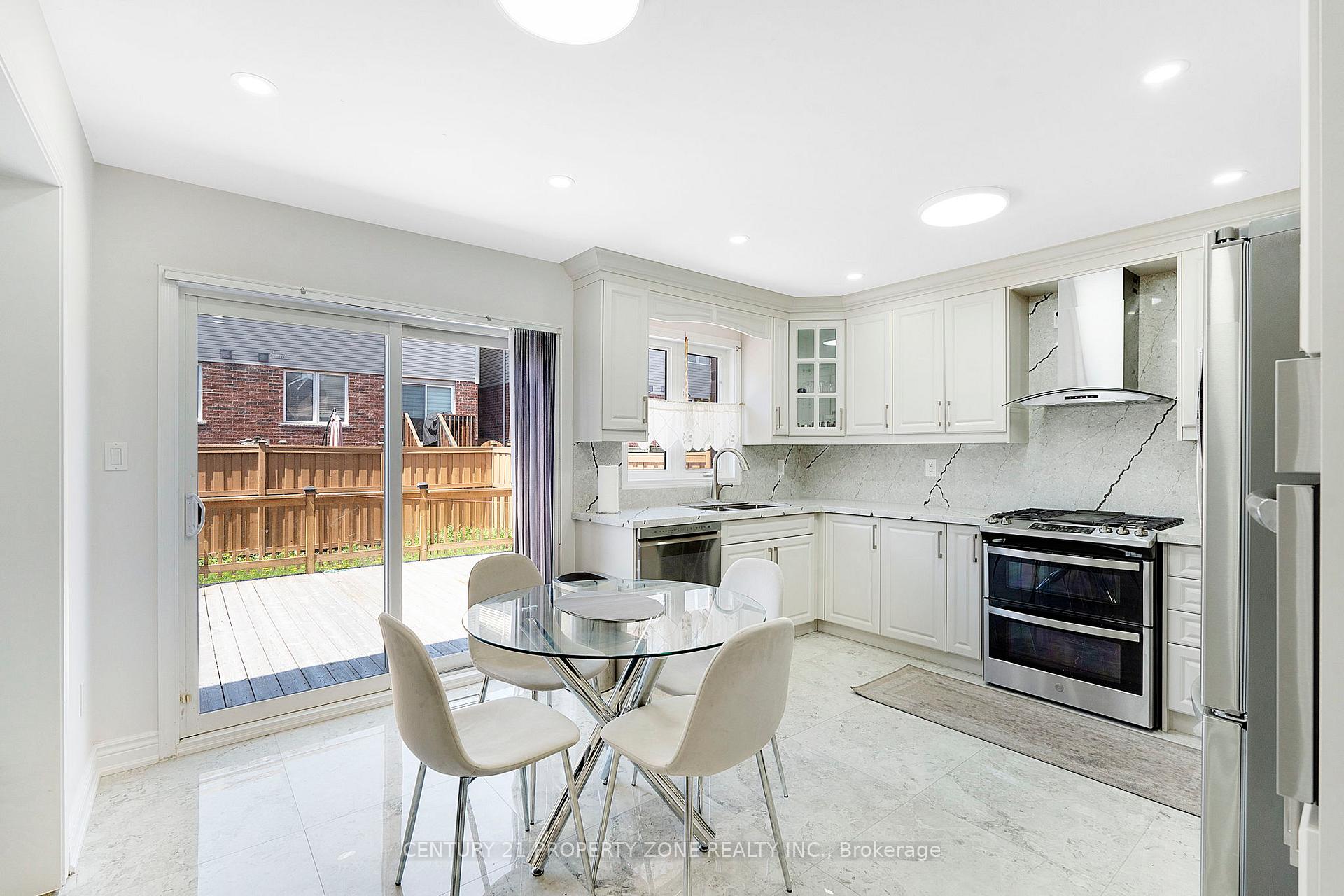 Photo 12 of 16 Watersplace Avenue, Ajax, Northeast Ajax — HOMEH