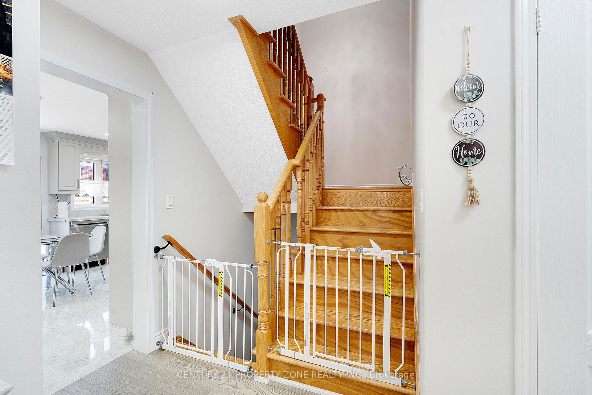 Photo 5 of 16 Watersplace Avenue, Ajax, Northeast Ajax — HOMEH
