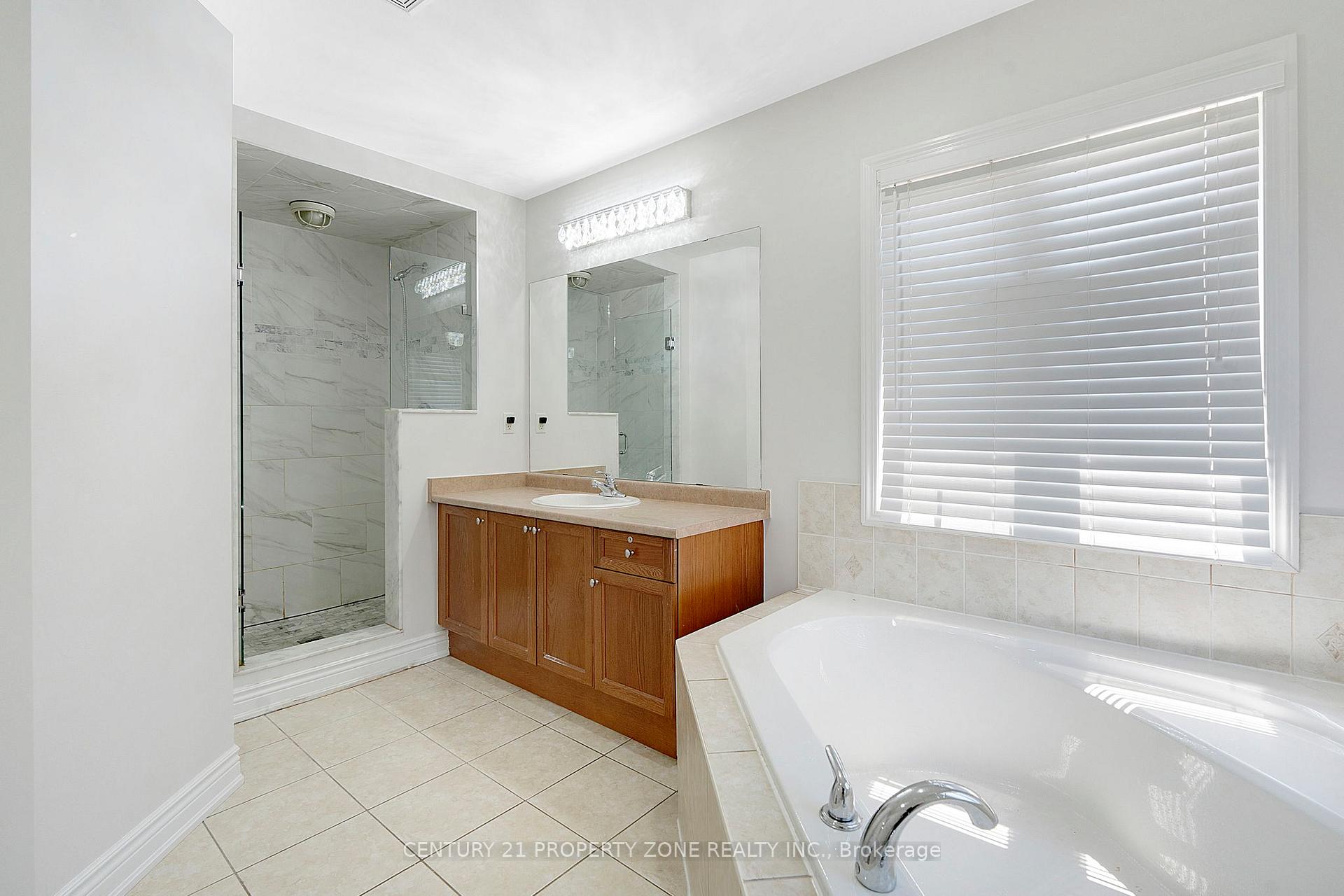 Photo 13 of 16 Watersplace Avenue, Ajax, Northeast Ajax — HOMEH