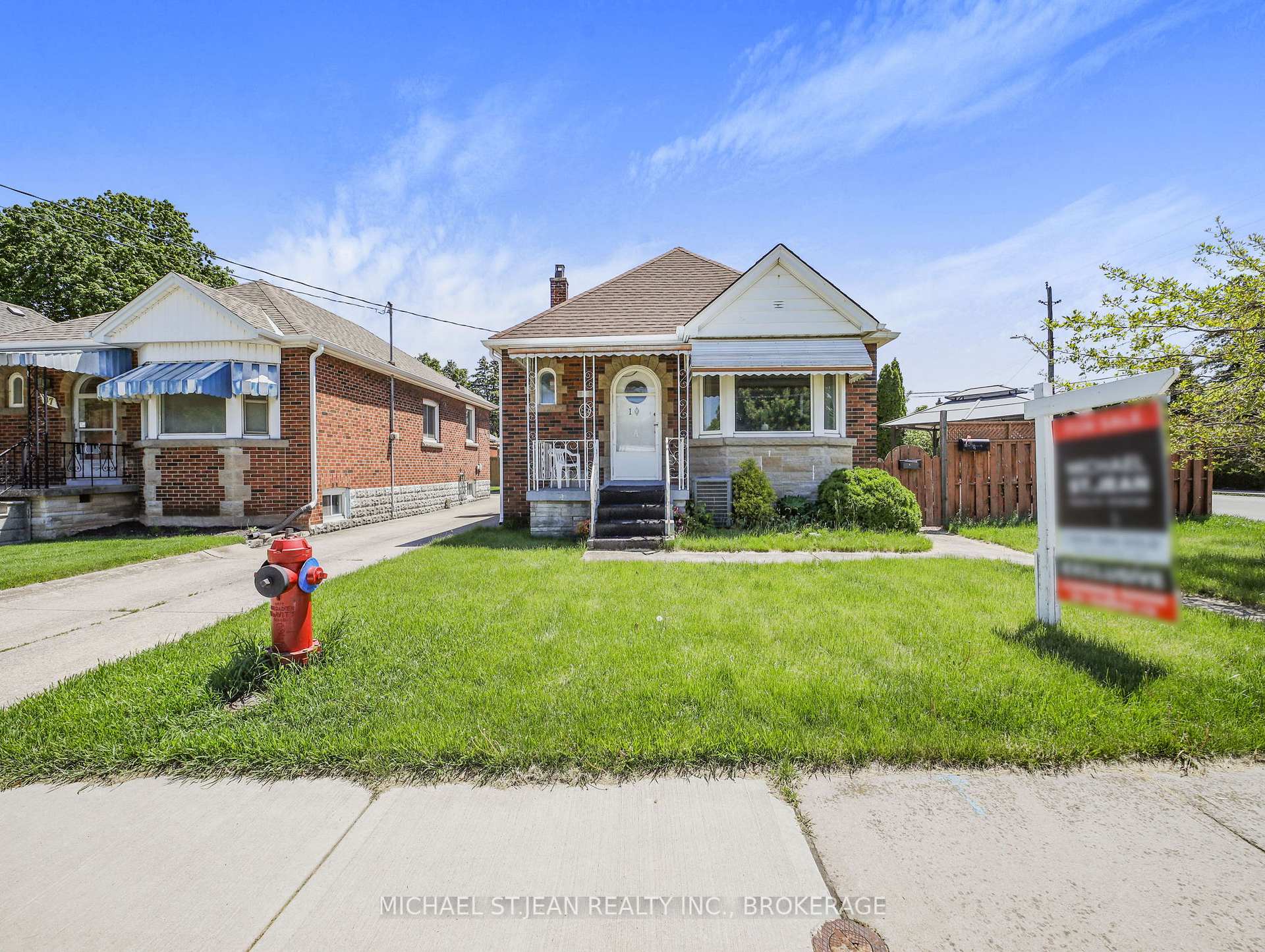 Photo 3 of 89 Cameron Avenue S, Hamilton, Glenview — HOMEH