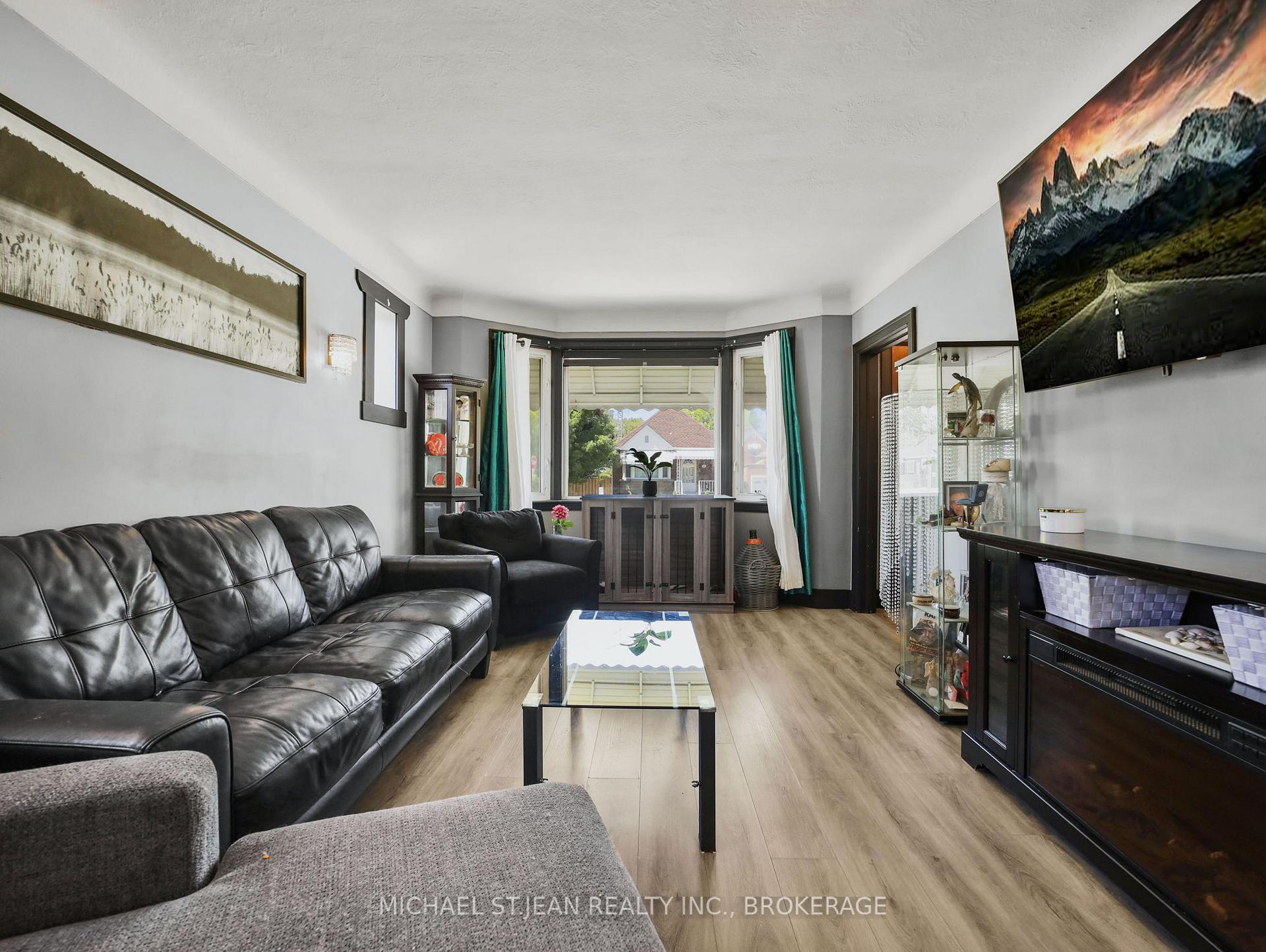 Photo 32 of 89 Cameron Avenue S, Hamilton, Glenview — HOMEH
