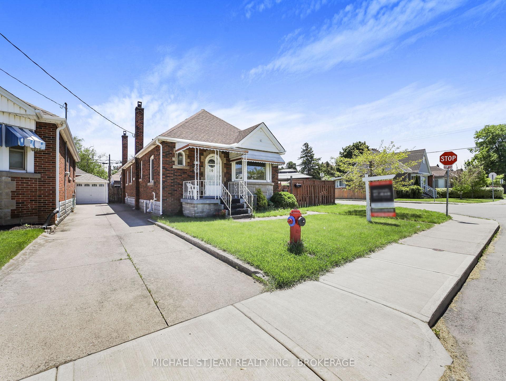 Photo 14 of 89 Cameron Avenue S, Hamilton, Glenview — HOMEH
