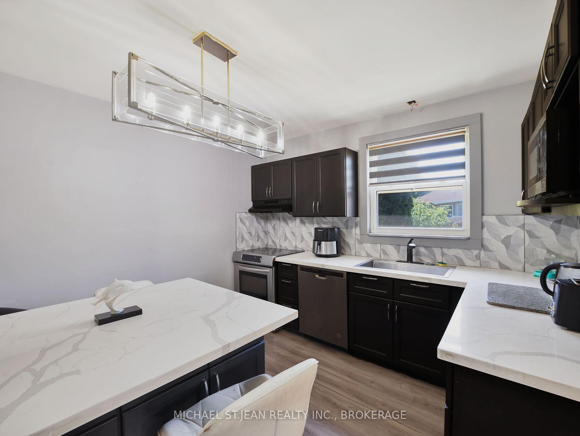 Photo 27 of 89 Cameron Avenue S, Hamilton, Glenview — HOMEH