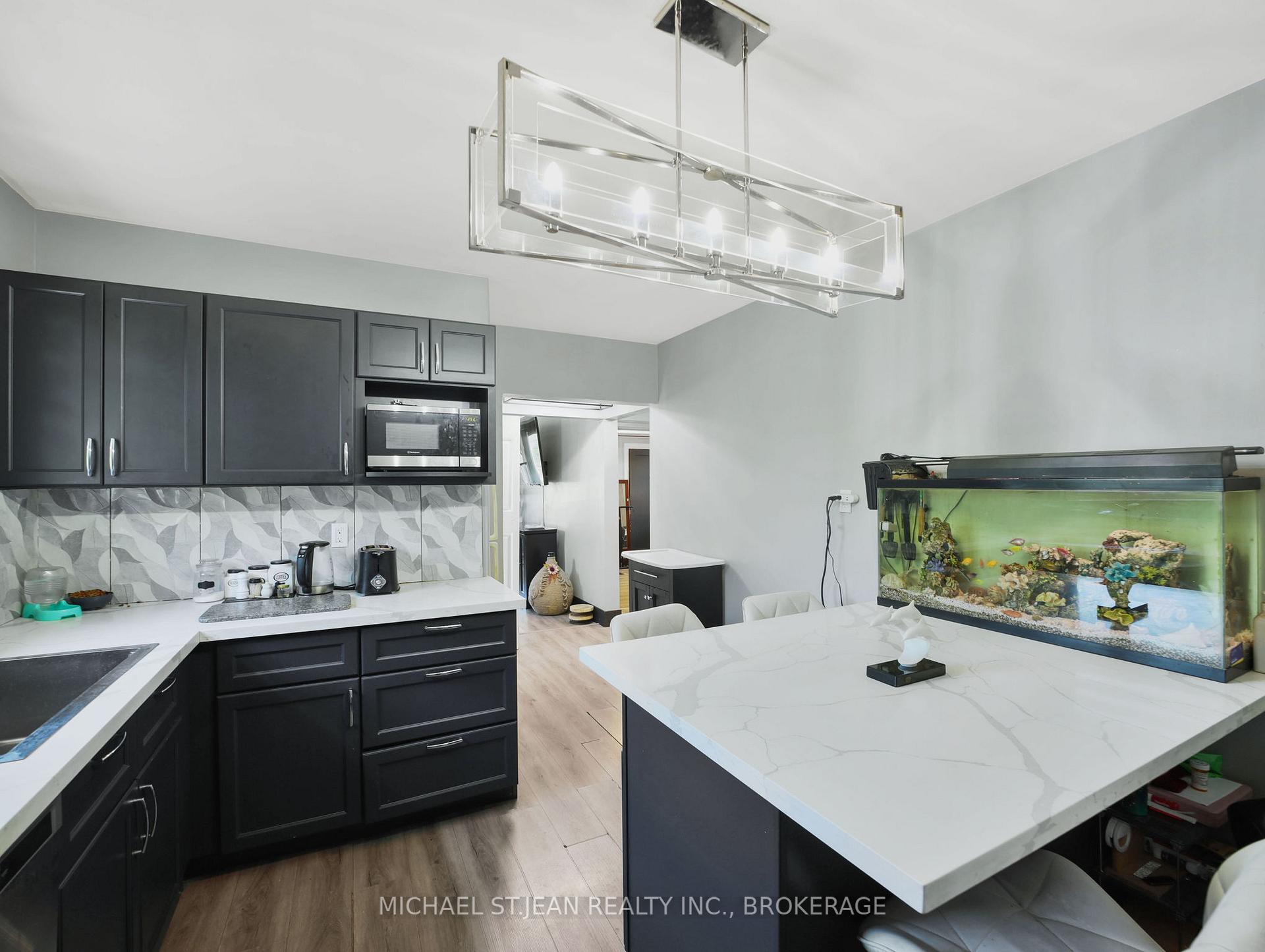 Photo 5 of 89 Cameron Avenue S, Hamilton, Glenview — HOMEH