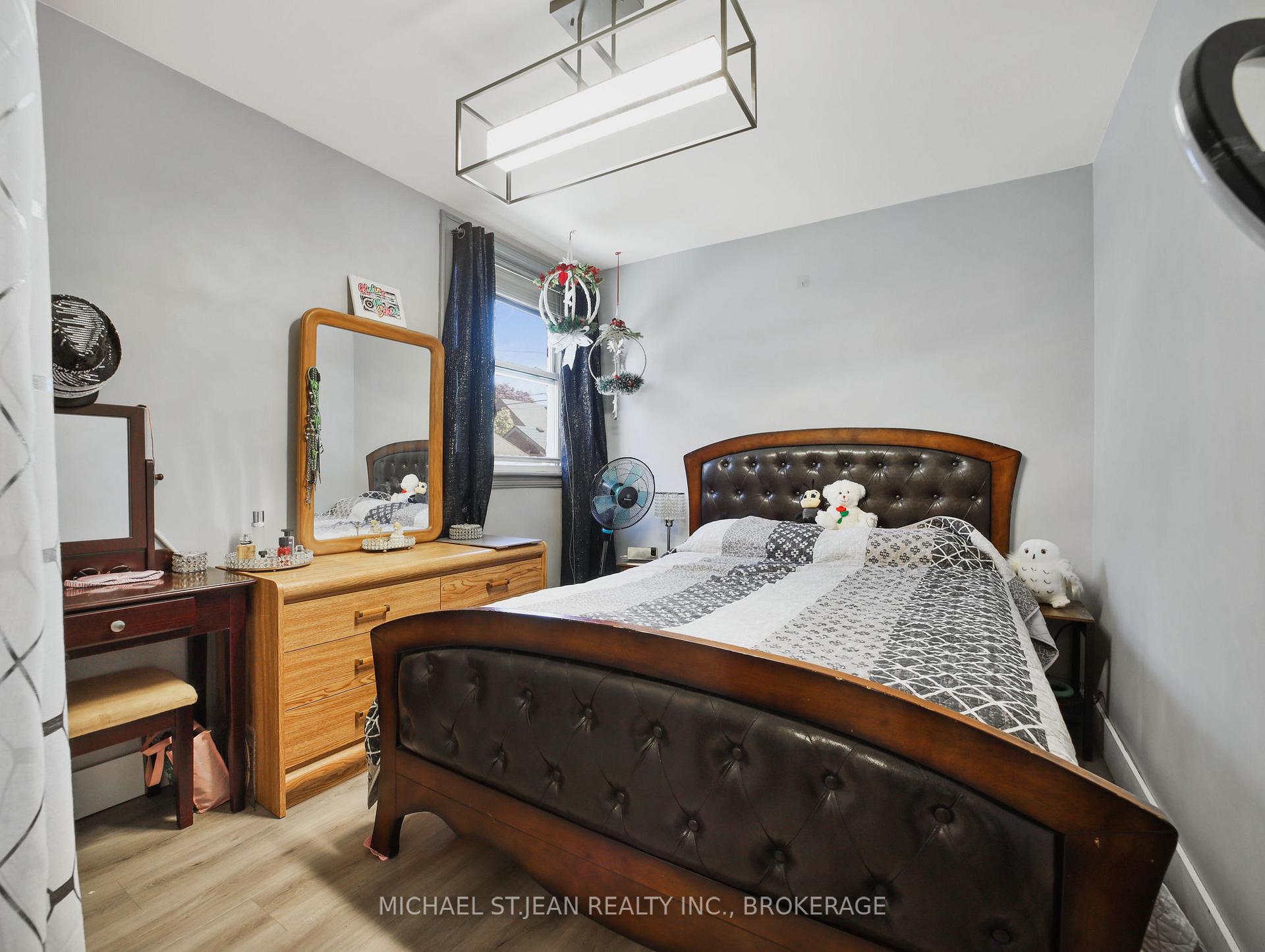 Photo 9 of 89 Cameron Avenue S, Hamilton, Glenview — HOMEH