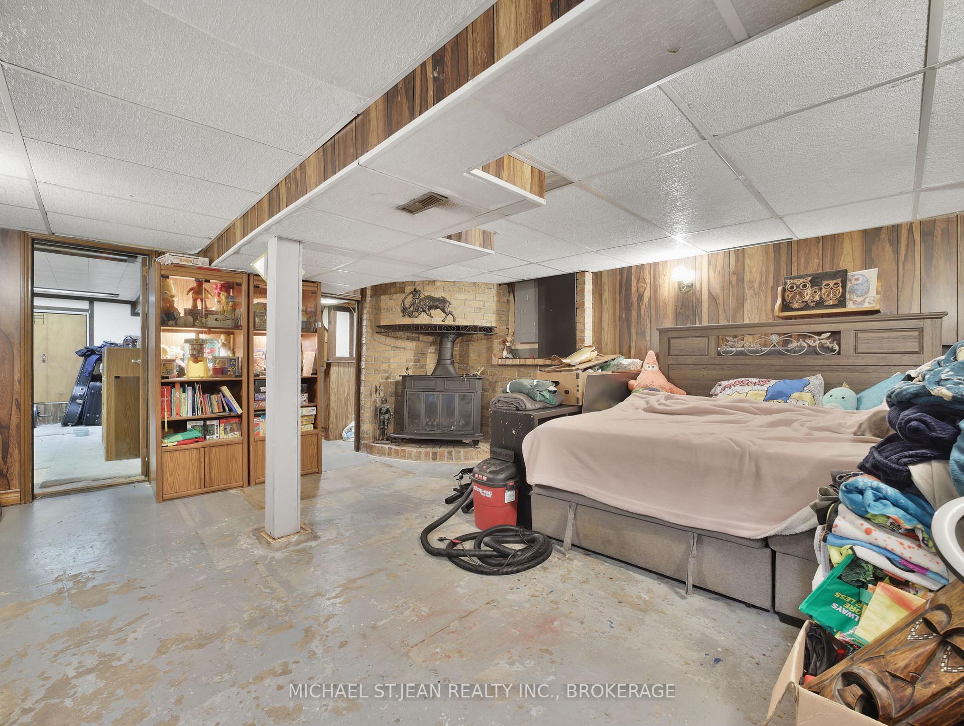 Photo 15 of 89 Cameron Avenue S, Hamilton, Glenview — HOMEH