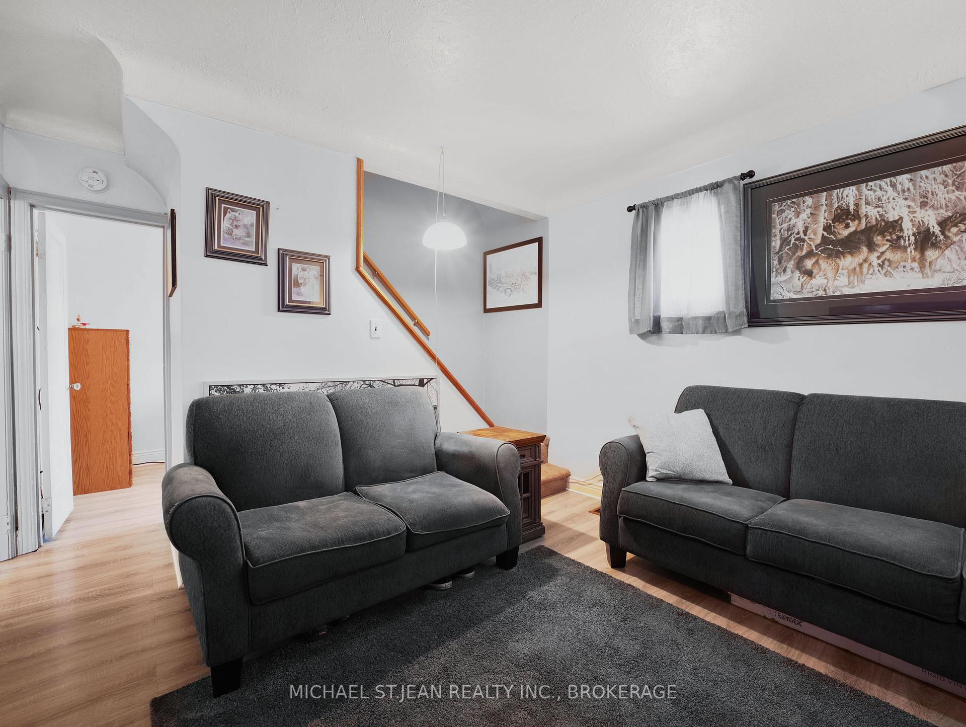 Photo 6 of 89 Cameron Avenue S, Hamilton, Glenview — HOMEH