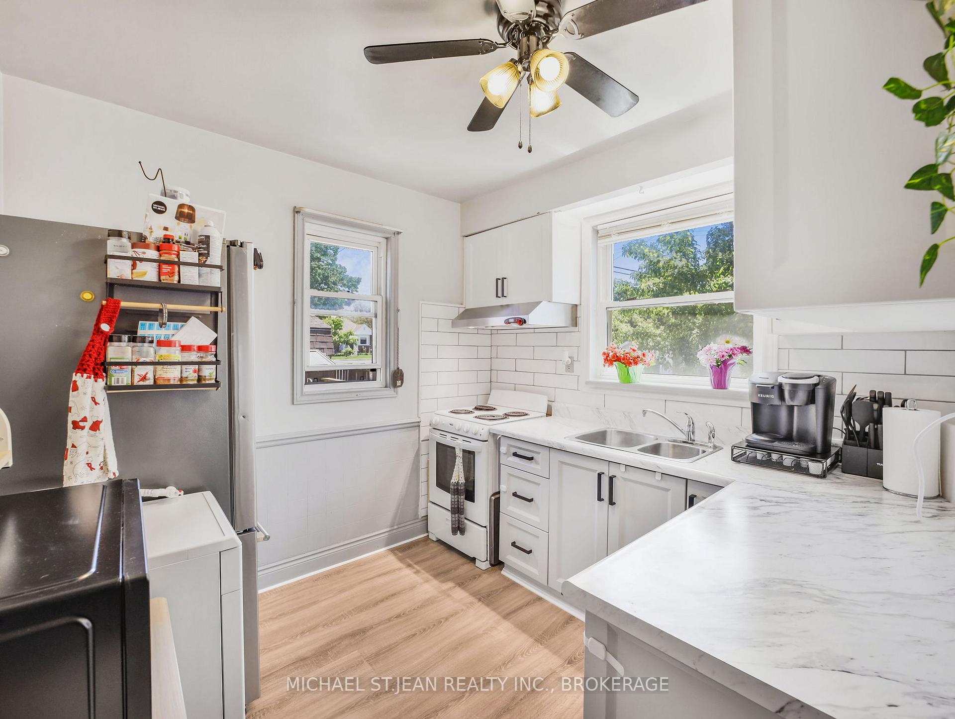 Photo 23 of 89 Cameron Avenue S, Hamilton, Glenview — HOMEH