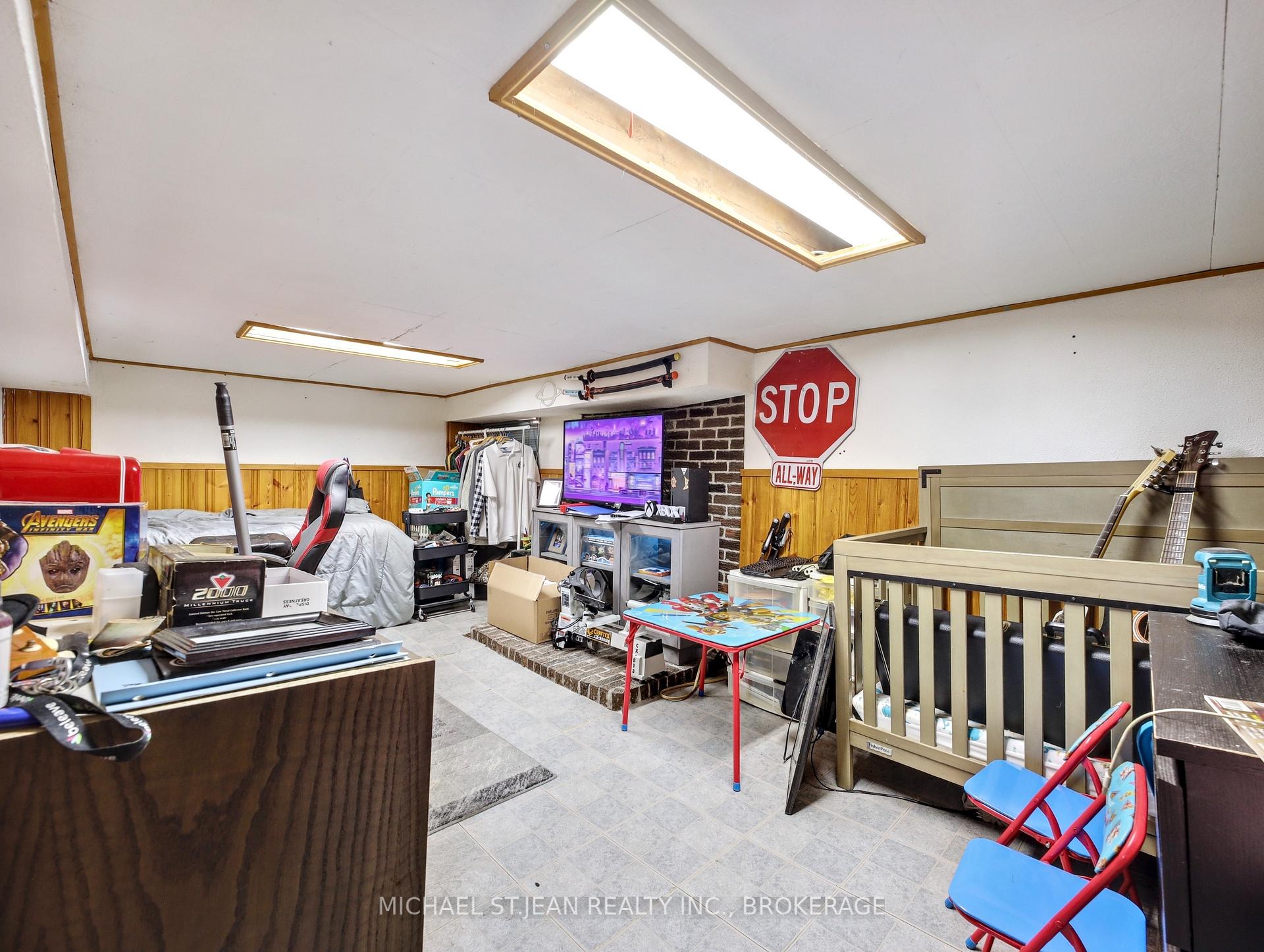 Photo 33 of 89 Cameron Avenue S, Hamilton, Glenview — HOMEH