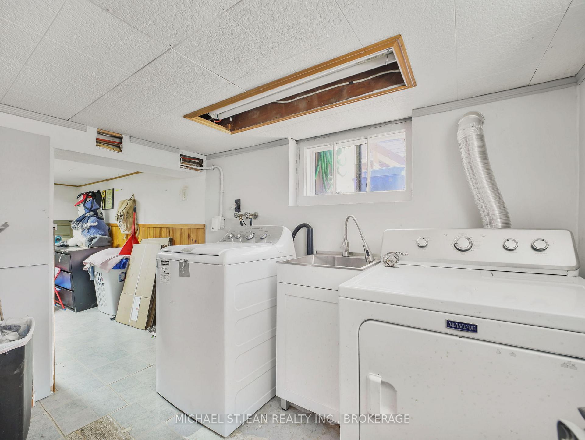 Photo 25 of 89 Cameron Avenue S, Hamilton, Glenview — HOMEH