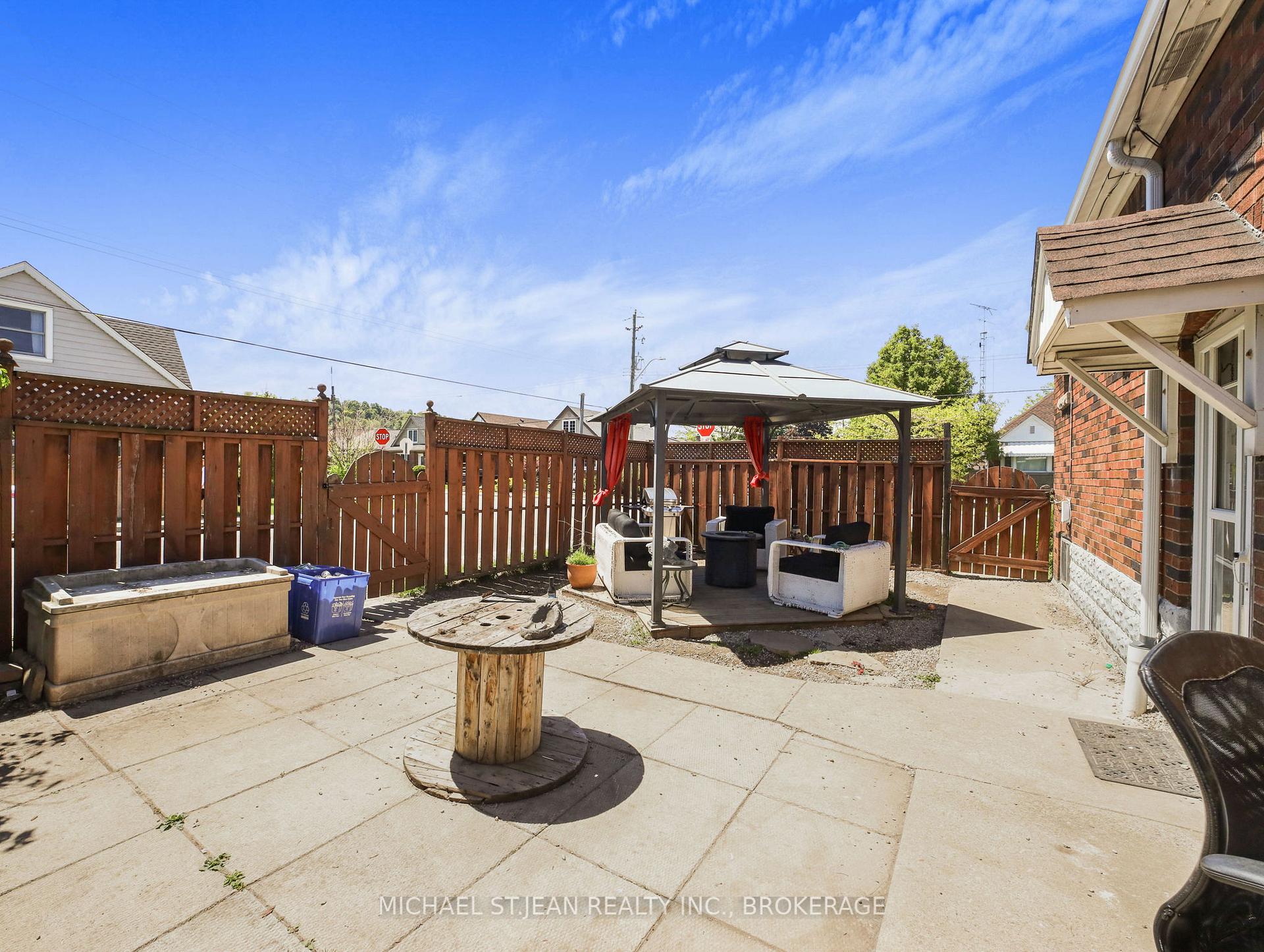 Photo 28 of 89 Cameron Avenue S, Hamilton, Glenview — HOMEH