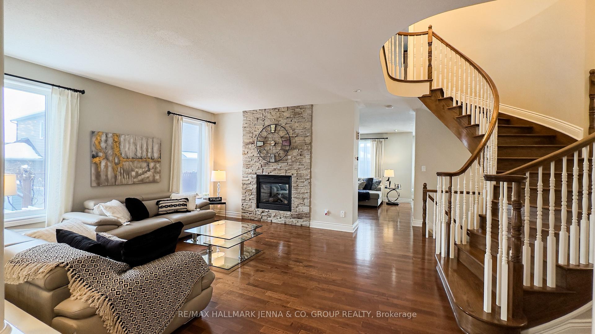 Photo 4 of 226 Marjan Crescent, Ottawa, Barrhaven - Strandherd — HOMEH