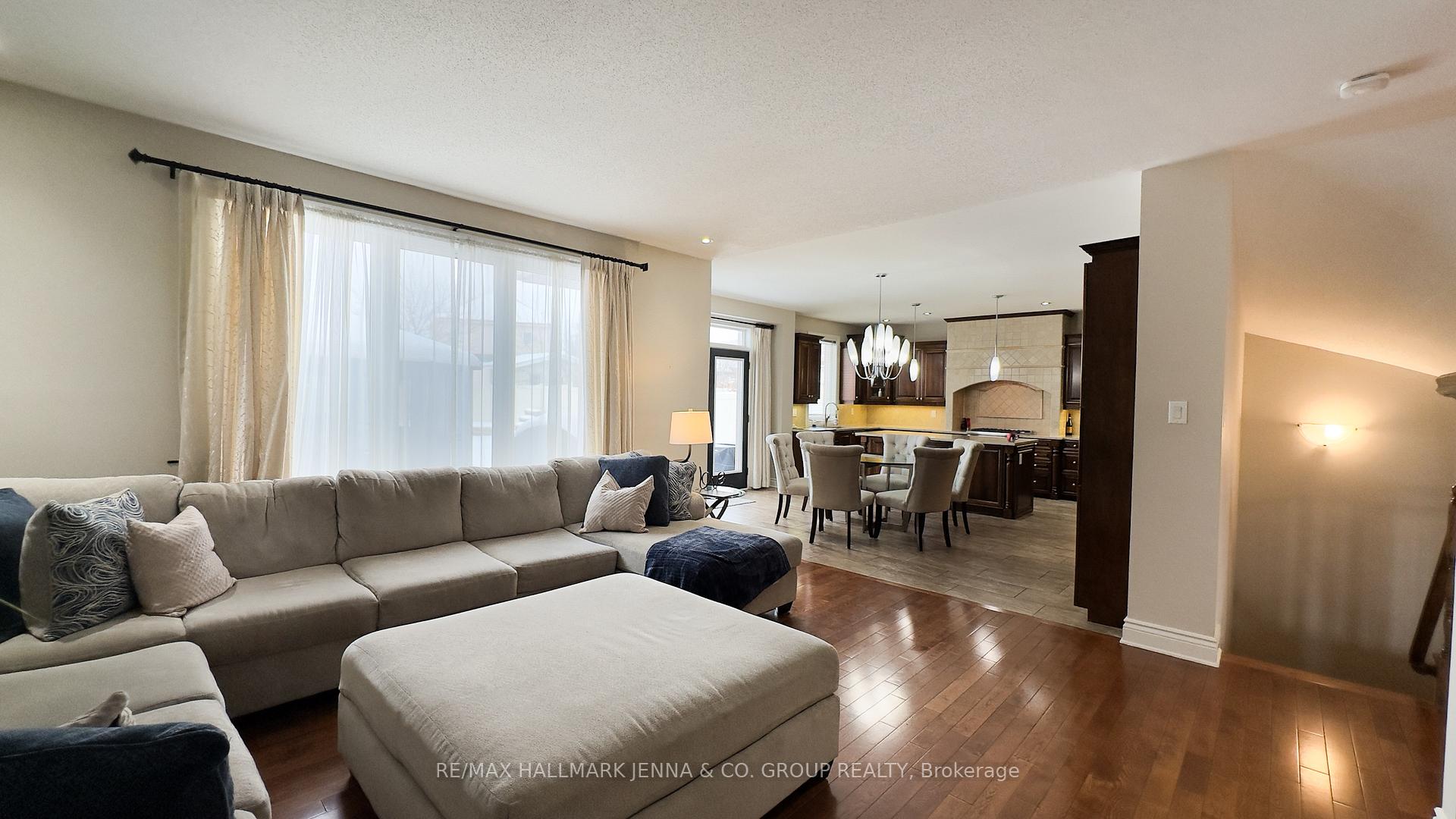 Photo 6 of 226 Marjan Crescent, Ottawa, Barrhaven - Strandherd — HOMEH