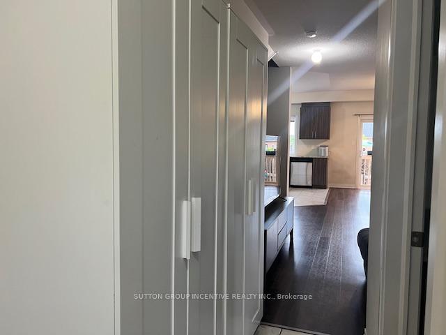 Photo 5 of 3 Bedford Estates Crescent, Barrie, Bayshore — HOMEH