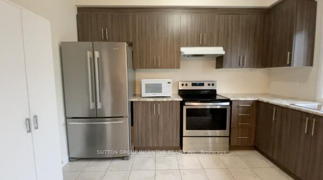 Photo 13 of 3 Bedford Estates Crescent, Barrie, Bayshore — HOMEH