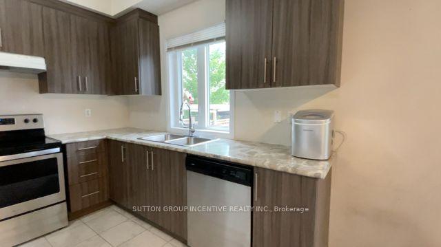 Photo 14 of 3 Bedford Estates Crescent, Barrie, Bayshore — HOMEH