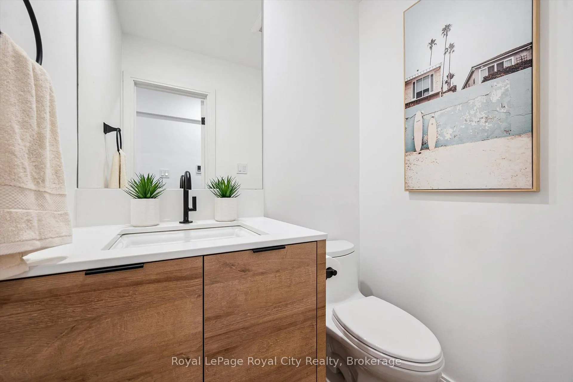 Photo 17 of 4 Gryphon Place, Guelph, Kortright West — HOMEH