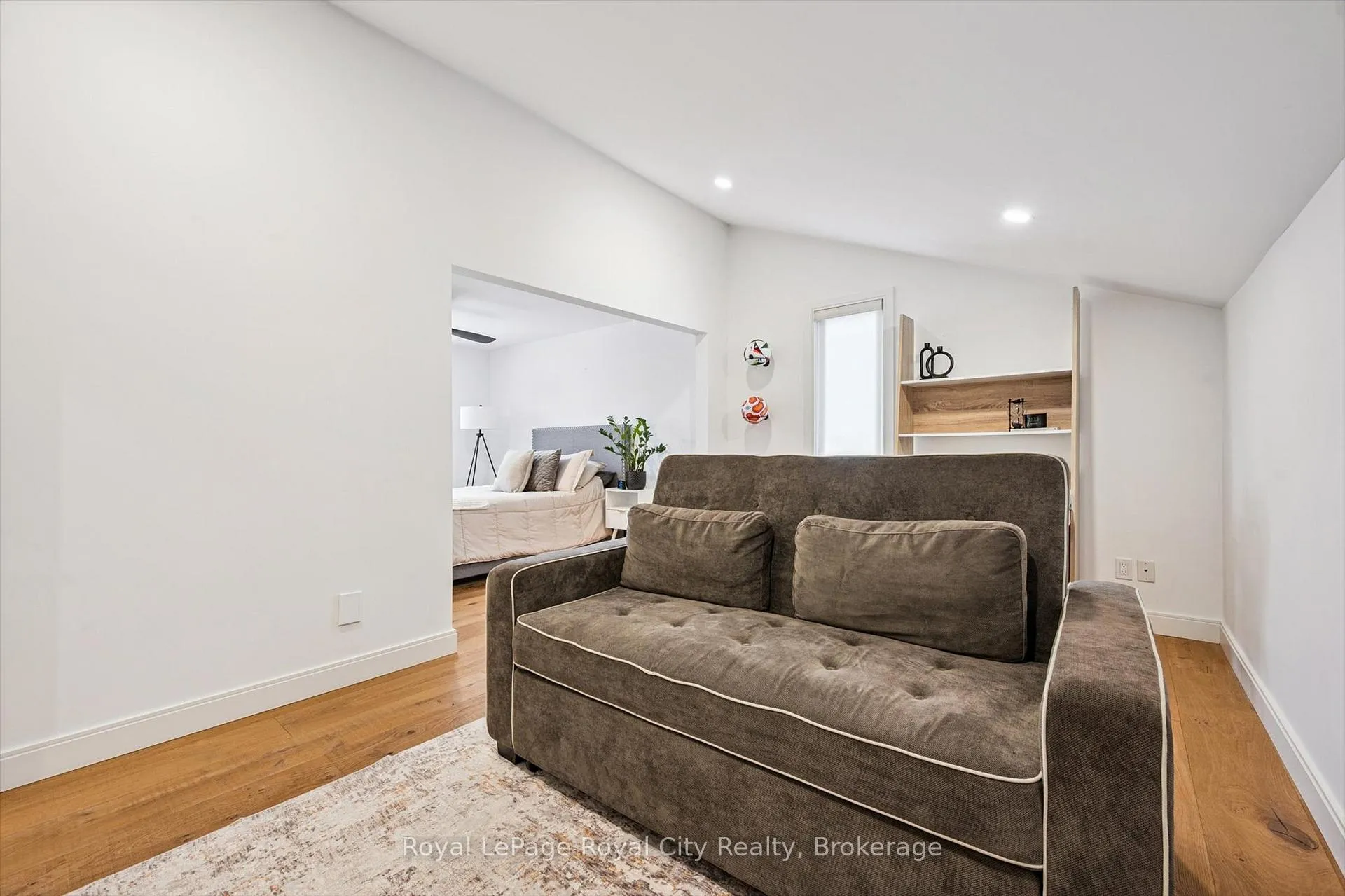Photo 24 of 4 Gryphon Place, Guelph, Kortright West — HOMEH