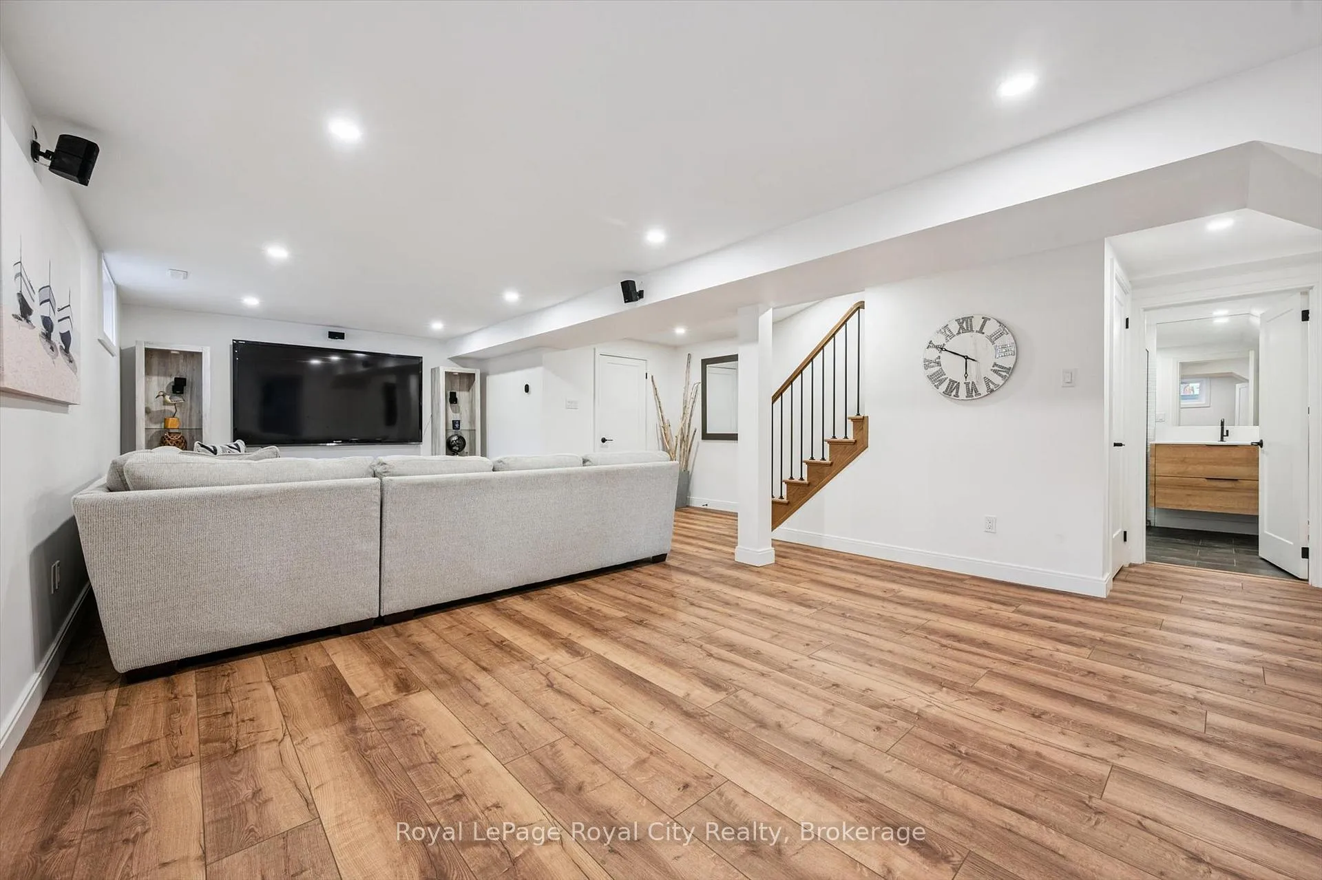 Photo 27 of 4 Gryphon Place, Guelph, Kortright West — HOMEH