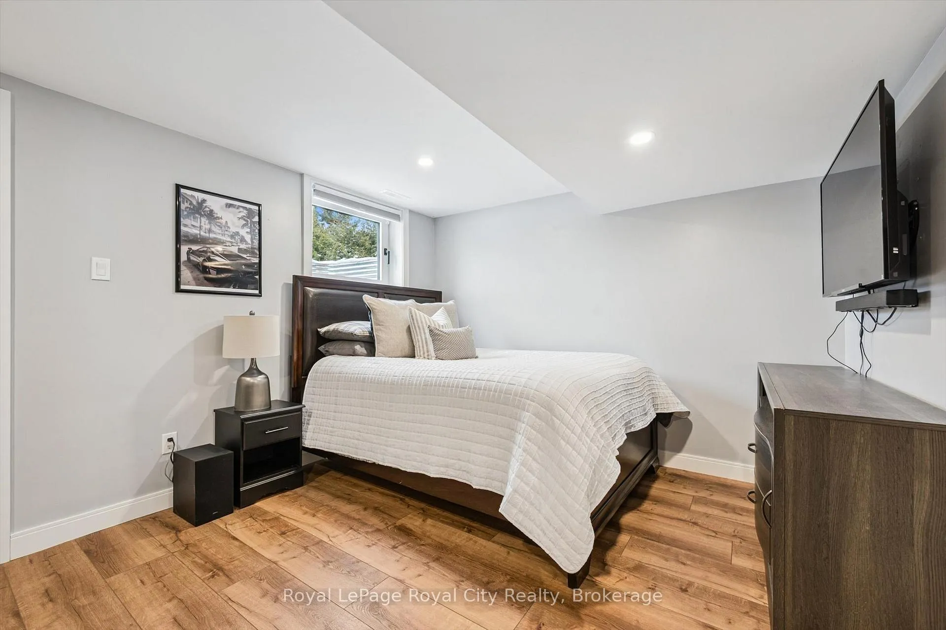 Photo 30 of 4 Gryphon Place, Guelph, Kortright West — HOMEH