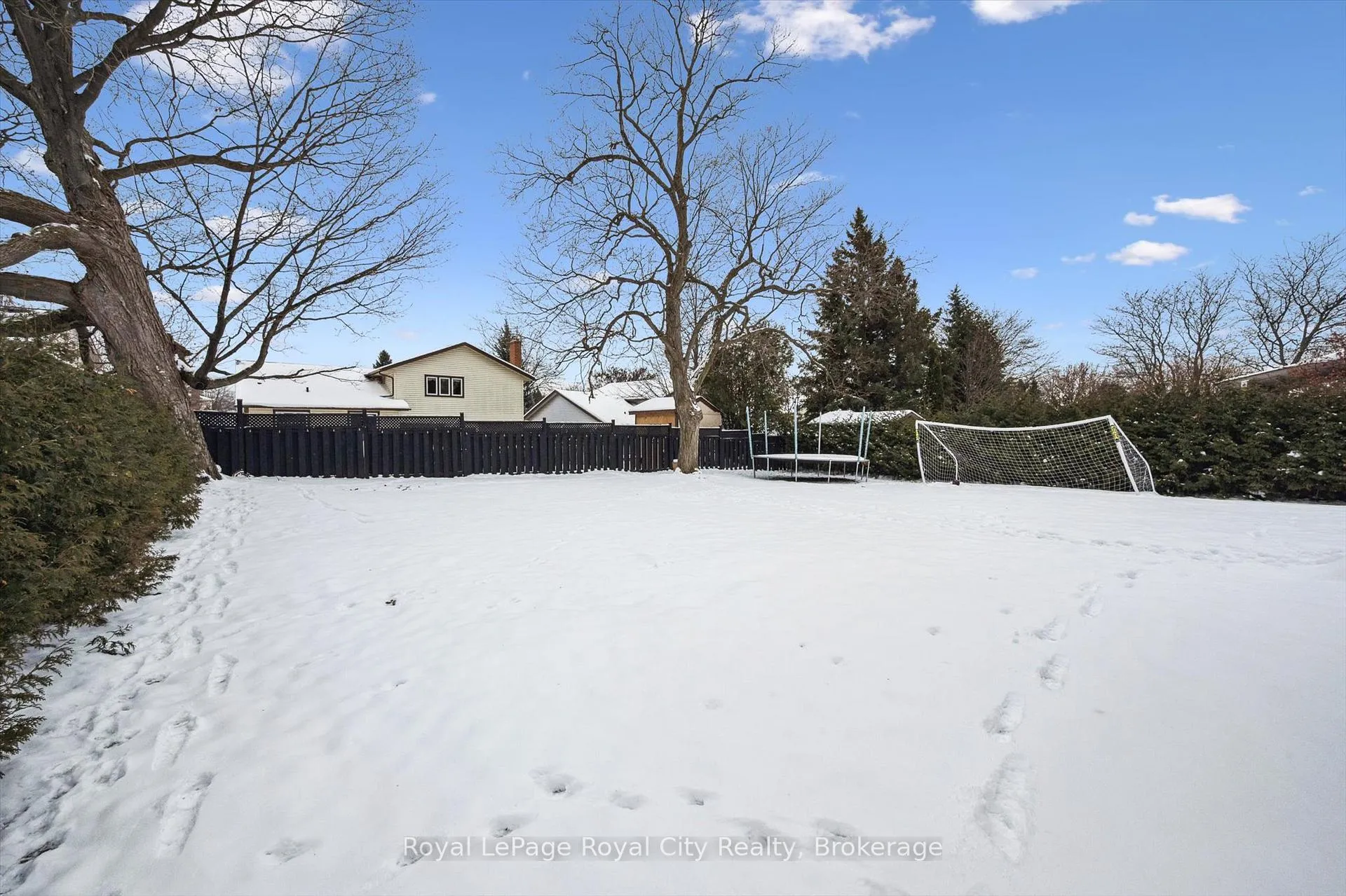 Photo 33 of 4 Gryphon Place, Guelph, Kortright West — HOMEH