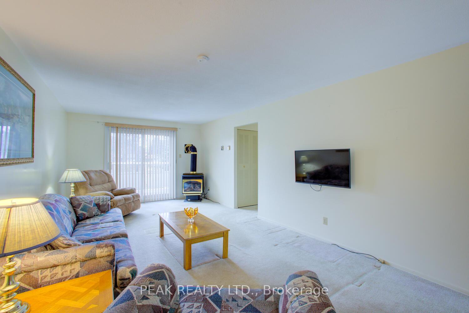 Photo 11 of Unit 9, 337 Kingswood Drive, Kitchener — HOMEH