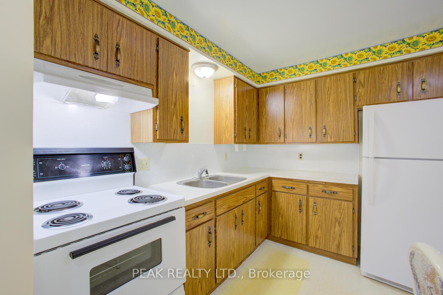 Photo 13 of Unit 9, 337 Kingswood Drive, Kitchener — HOMEH