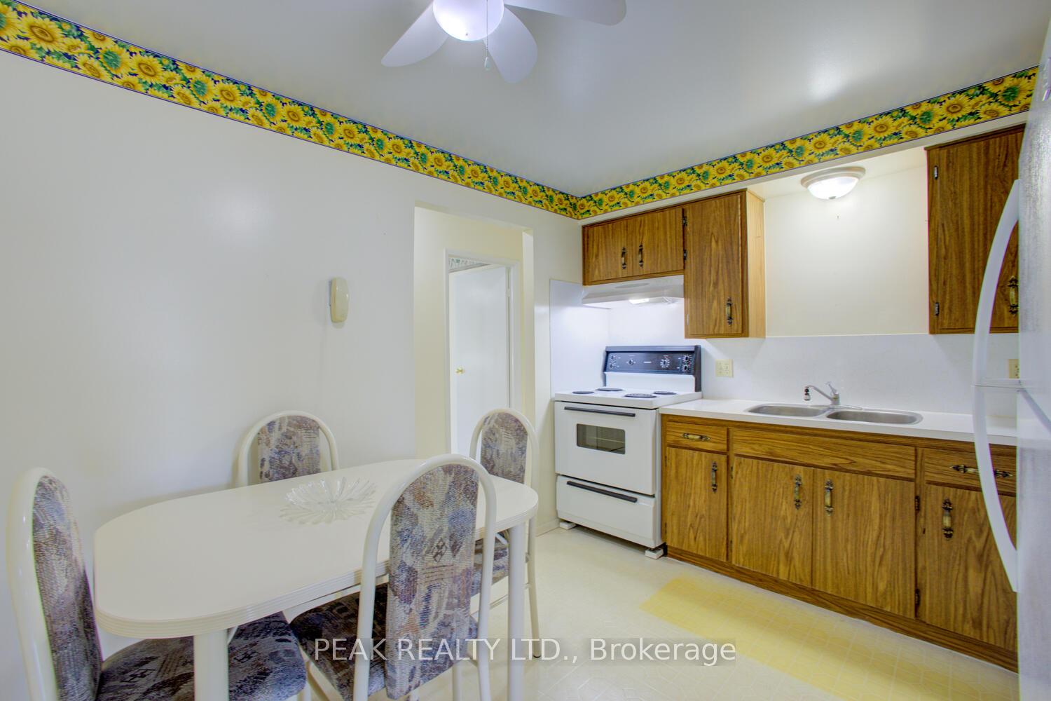 Photo 22 of Unit 9, 337 Kingswood Drive, Kitchener — HOMEH