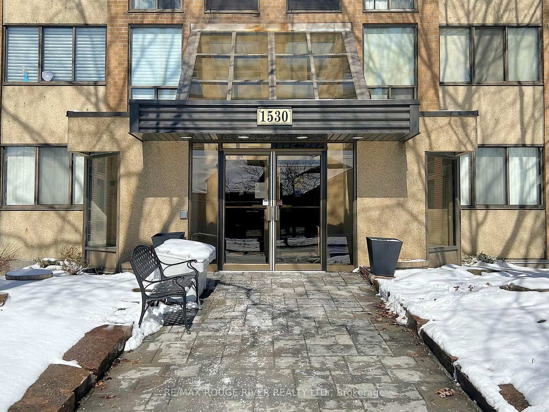Photo 4 of Unit 305, 1530 Pickering Parkway, Pickering, Town Centre — HOMEH