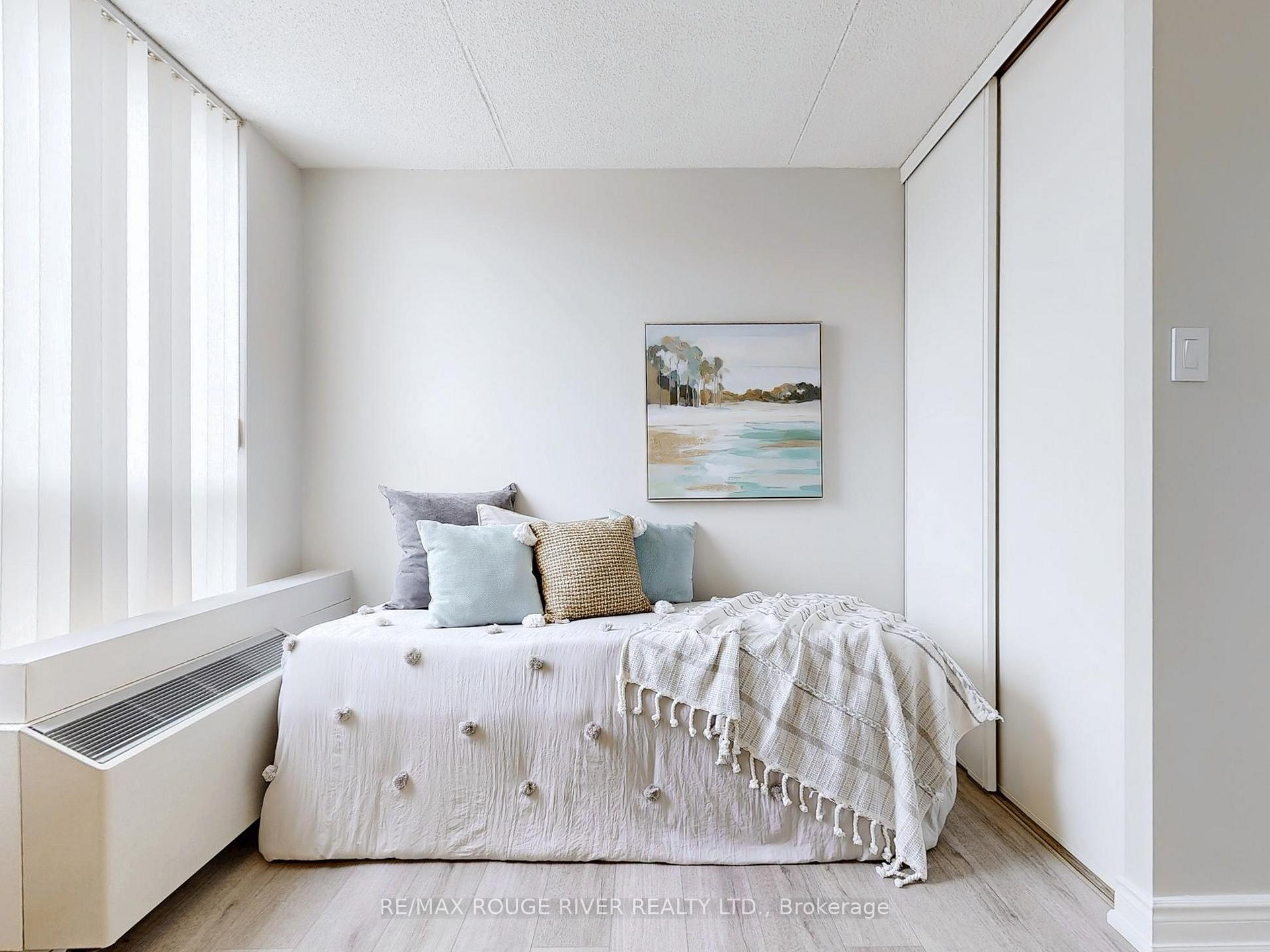Photo 14 of Unit 305, 1530 Pickering Parkway, Pickering, Town Centre — HOMEH