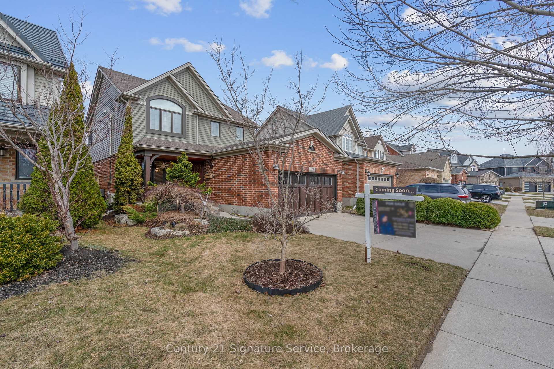 Photo 14 of 124 Decaro Crescent, Cambridge — HOMEH