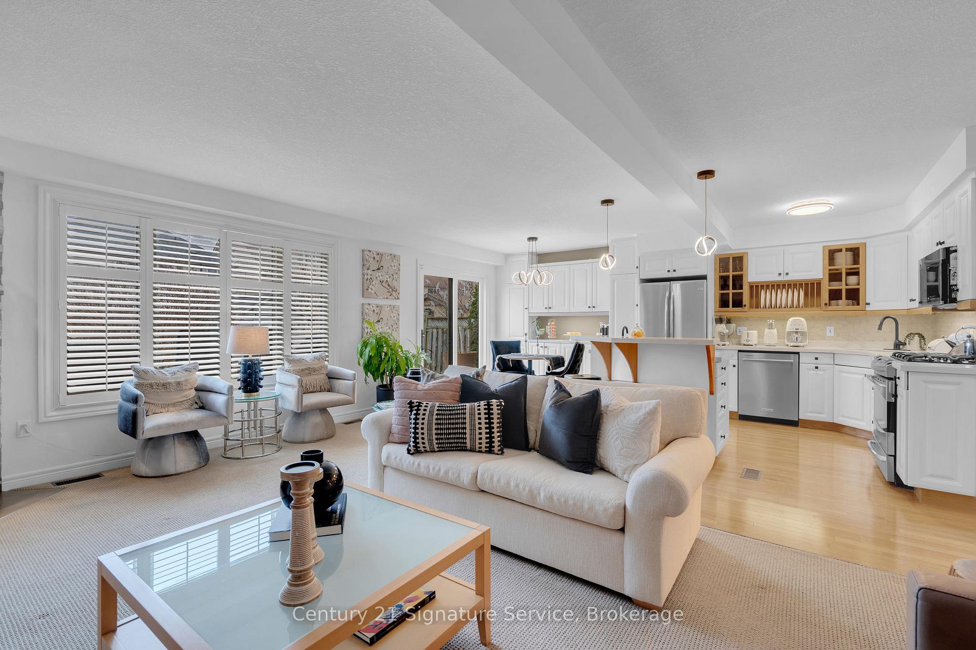 Photo 22 of 124 Decaro Crescent, Cambridge — HOMEH