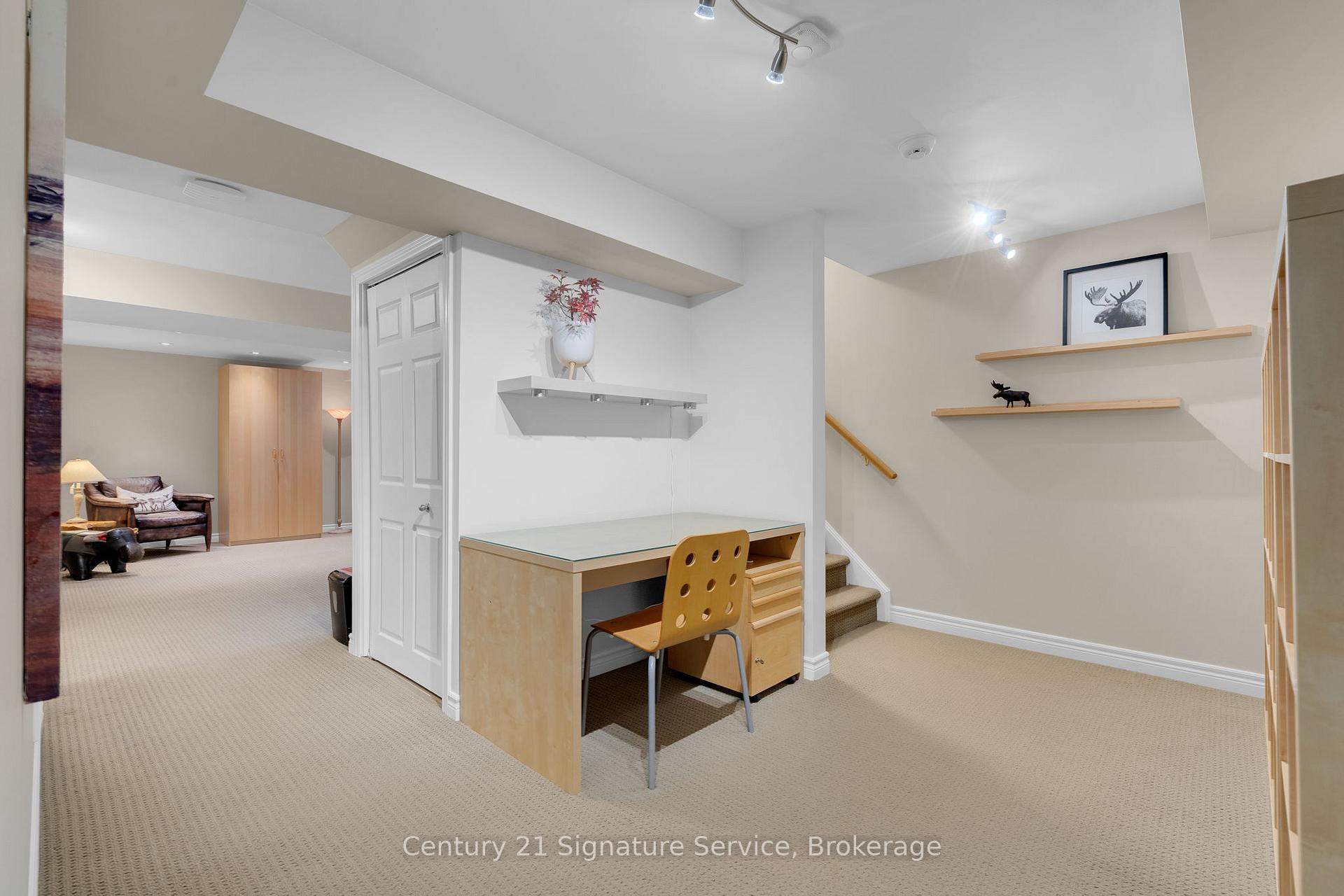 Photo 11 of 124 Decaro Crescent, Cambridge — HOMEH